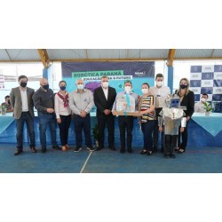 Colégio de Balsa Nova recebe kits de robótica